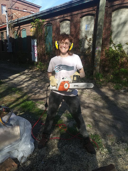 small-me and chainsaw2